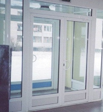 Пластиковые двери в Омске.